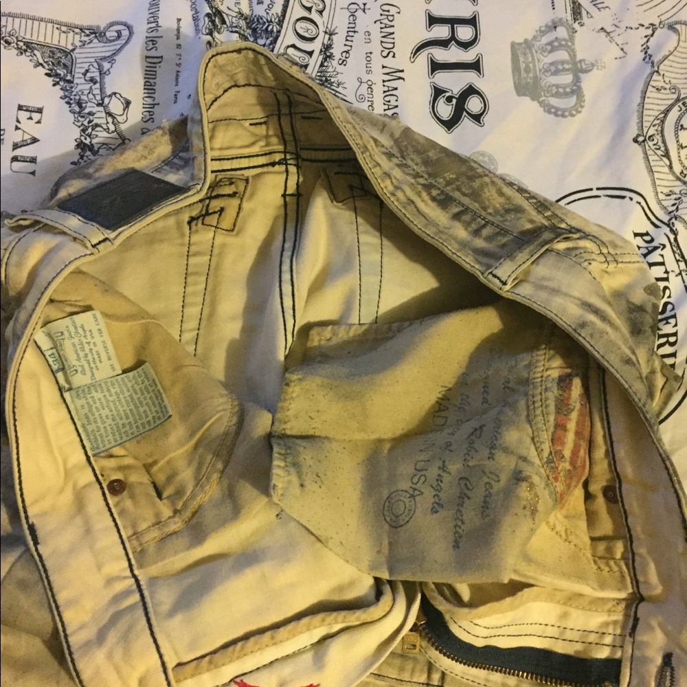 Robin’s Jeans - Picture 7 of 7